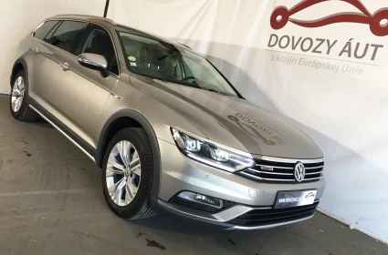 Nedávno dovezený strieborný Volkswagen Passat Alltrack | dovozyaut.sk